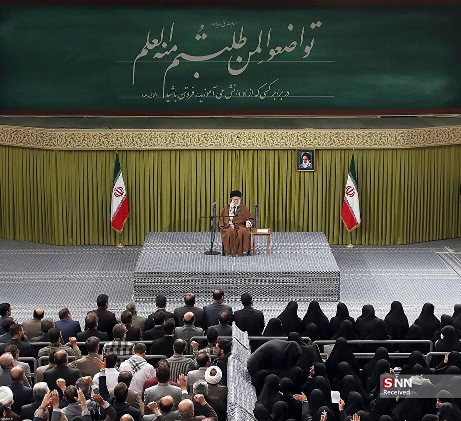 دیدار جمعی از معلمان و فرهنگیان با رهبر انقلاب اسلامی