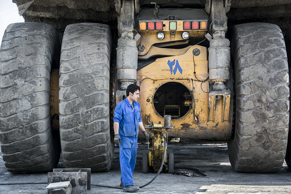 شبهه سوء استفاده از یکی از بندهای قانون برنامه پنجم توسعه/ اعطای مجوز معافیت مالیاتی به معدن «چادرملو» عقلانی است!