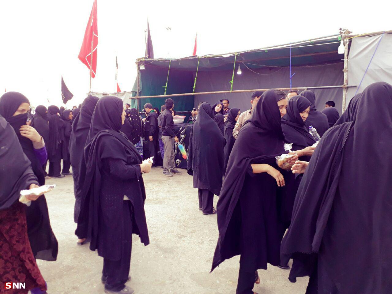 میرجاوه؛ دروازه ورود شعیان پاکستان برای سفر به کربلا/ وقتی زوار پاکستانی در میرجاوه با استقبال دانشجویان مواجه میشوند میرجاوه؛ دروازه ورود شعیان پاکستان برای سفر به کربلا/ وقتی زوار پاکستانی در میرجاوه با استقبال دانشجویان مواجه میشوند