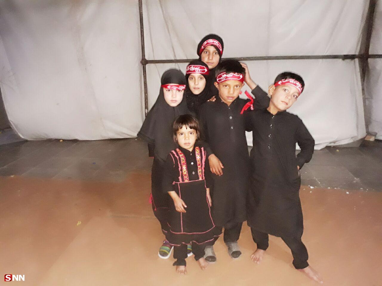 میرجاوه؛ دروازه ورود شعیان پاکستان برای سفر به کربلا/ وقتی زوار پاکستانی در میرجاوه با استقبال دانشجویان مواجه میشوند میرجاوه؛ دروازه ورود شعیان پاکستان برای سفر به کربلا/ وقتی زوار پاکستانی در میرجاوه با استقبال دانشجویان مواجه میشوند