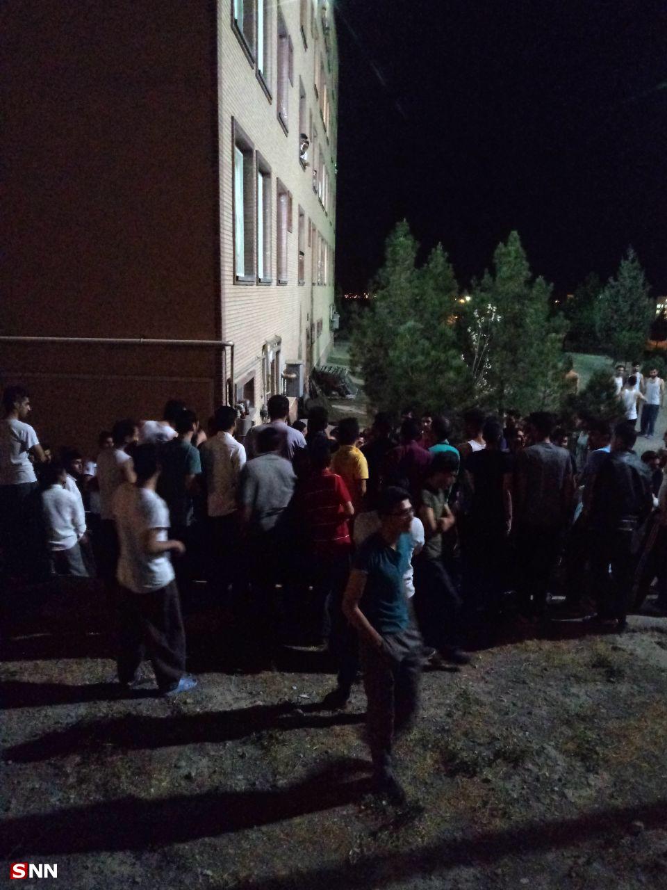 مشکلات رفاهی صدای دانشجویان شهید مدنی را درآورد/ وعده مسئولان دانشگاه برای افزایش کیفیت غذا مشکلات رفاهی صدای دانشجویان شهید مدنی را درآورد/ وعده مسئولان دانشگاه برای افزایش کیفیت غذا