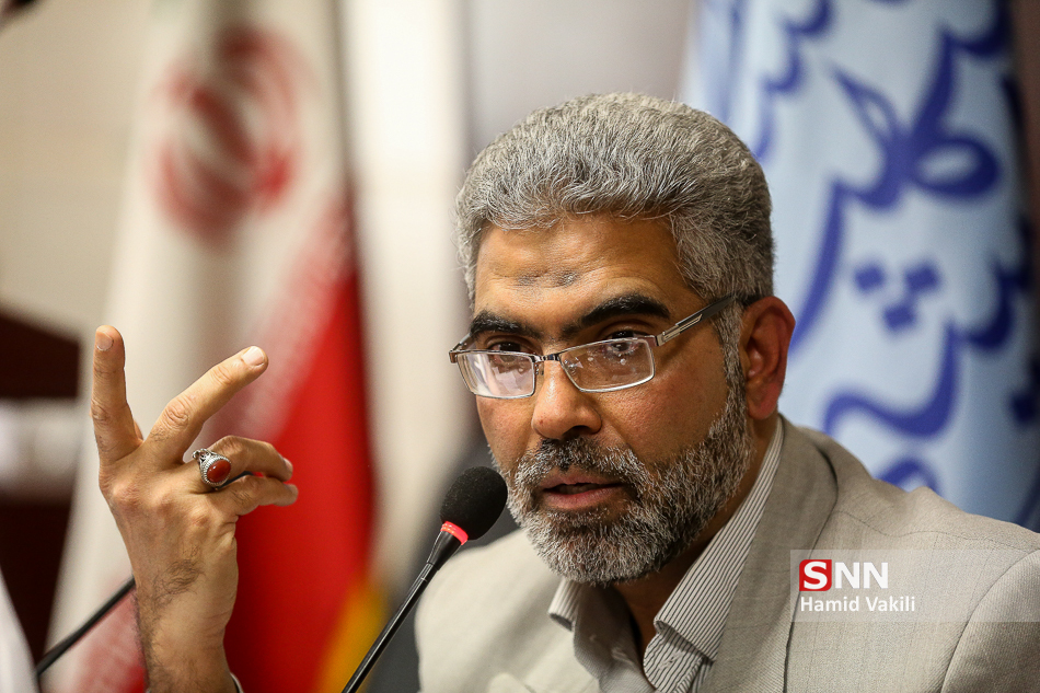 صمصامی: بانک مرکزی میخواهد نرخ را پایین بیاورد در حالی که ساختار بازار آزاد گونهای دیگر است