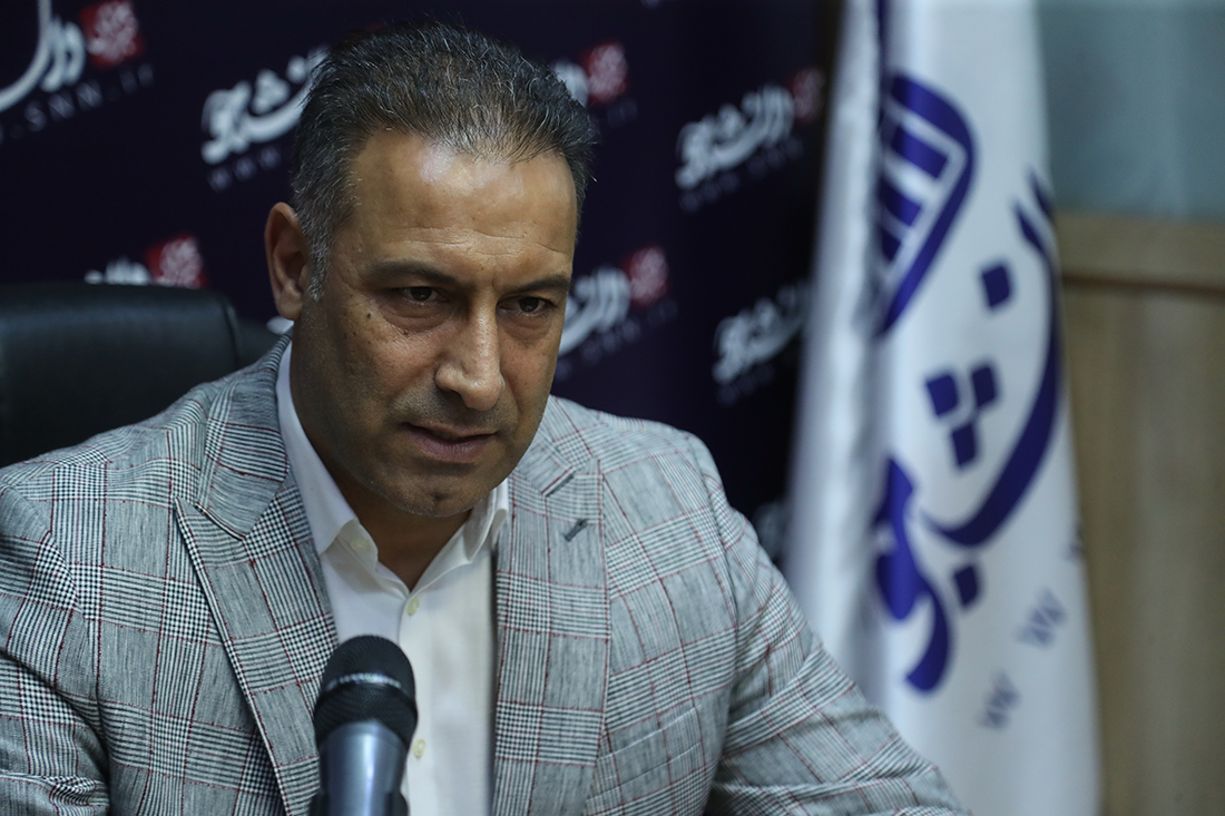 محمدنژاد: مشکلات اقتصادی ما درونی است نه بیرونی! / اثرات ضعف ساختار داخلی بر تجارت؛ از کارت بازرگانی تا ارز دولتی محمدنژاد: مشکلات اقتصادی ما درونی است نه بیرونی! / اثرات ضعف ساختار داخلی بر تجارت؛ از کارت بازرگانی تا ارز دولتی