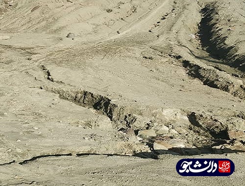 //یکی از جادههای روستای فراهک در جریان سیلاب از بین رفته است / مسئولان رسیدگی کنند //یکی از جادههای روستای فراهک در جریان سیلاب از بین رفته است / مسئولان رسیدگی کنند