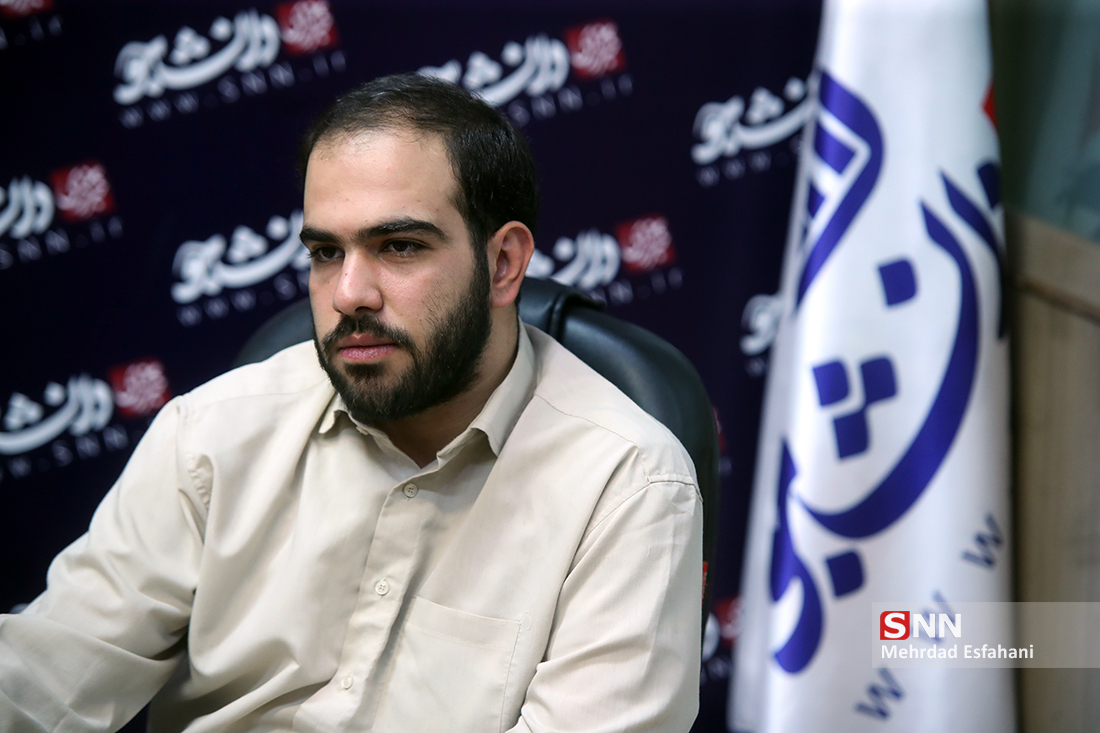 میزگرد برسی ادبیات مطالبه گری و لحن انتقاد میزگرد برسی ادبیات مطالبه گری و لحن انتقاد