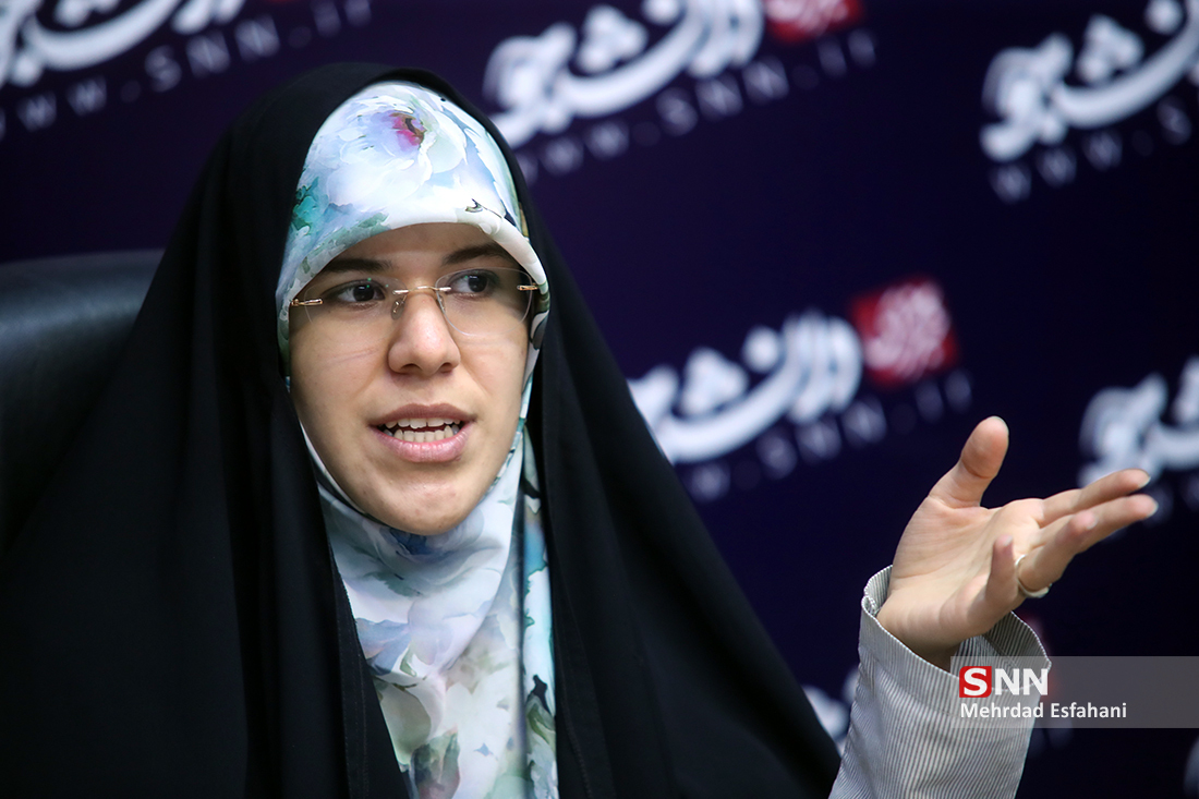 میزگرد برسی ادبیات مطالبه گری و لحن انتقاد میزگرد برسی ادبیات مطالبه گری و لحن انتقاد