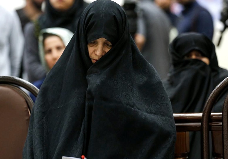 انتقاد کاربران فضایمجازی از سناریوی جدید #دختر_زیرآبی در دادگاه!