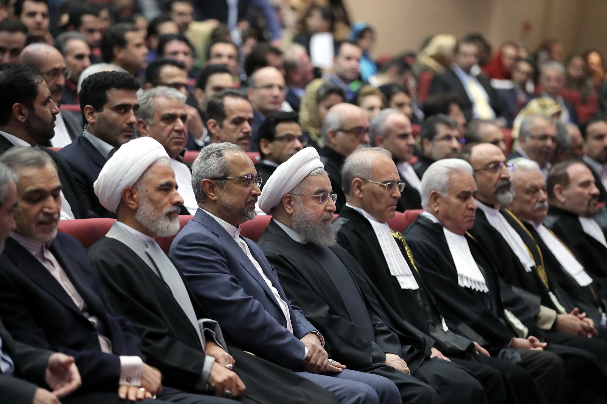 فرار مالیاتی ۱۲,۰۰۰,۰۰۰,۰۰۰,۰۰۰ مدافعان حقوق عامه زیر گوش قوه قضائیه! فرار مالیاتی ۱۲,۰۰۰,۰۰۰,۰۰۰,۰۰۰ مدافعان حقوق عامه زیر گوش قوه قضائیه!