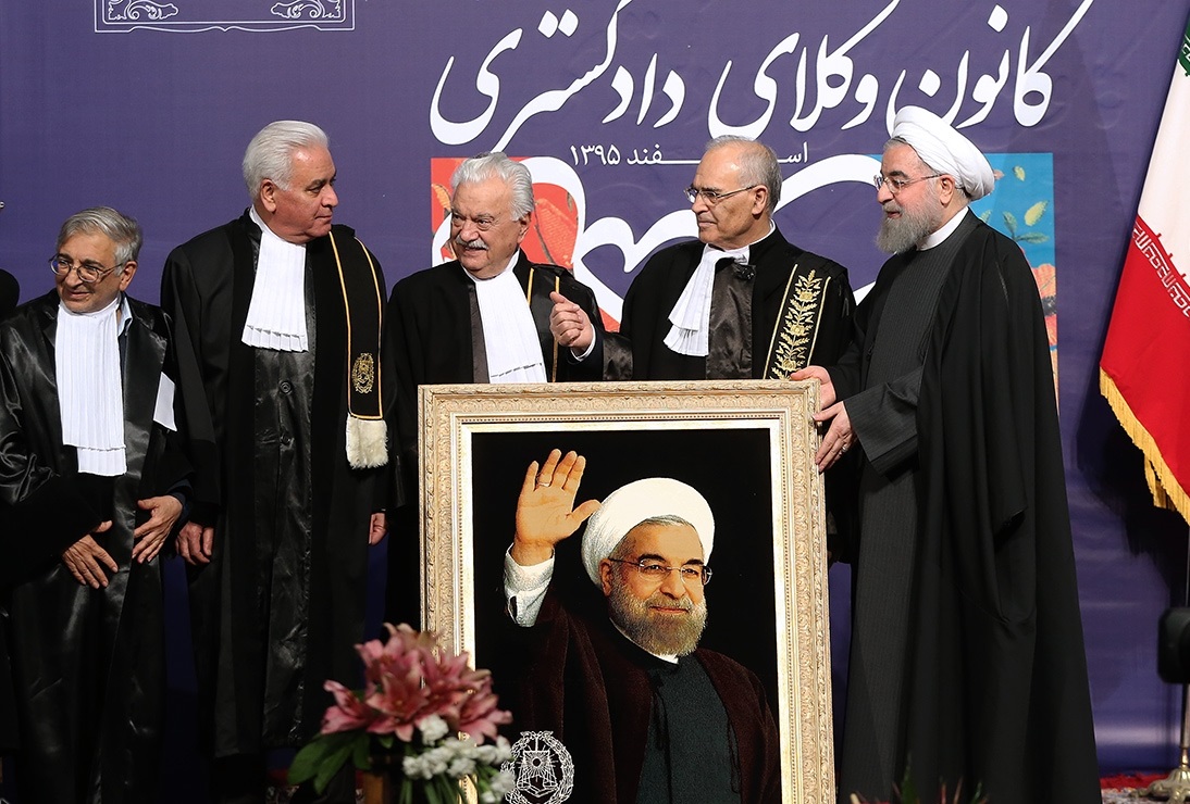 وکلا چگونه ۷/۰۰۰/۰۰۰/۰۰۰/۰۰۰ تومان مالیات نمیدهند!