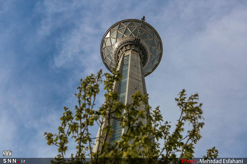 بازدید رایگان دانشجویان از برج میلاد همزمان با روز دانشجو