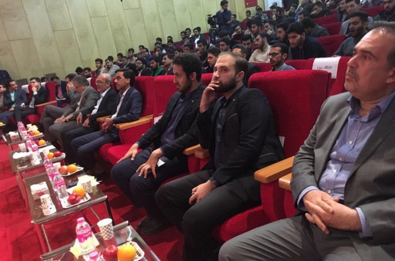 دانشجویان یزدی در نشستی با مسئولان عالی رتبه استان ۹ مورد مهم را مطالبه کردند دانشجویان یزدی در نشستی با مسئولان عالی رتبه استان ۹ مورد مهم را مطالبه کردند