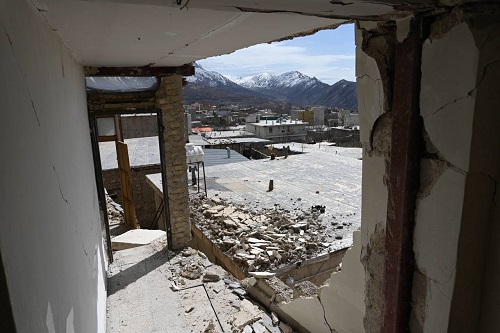 راهاندازی سامانه «اتاق وضعیت آنلاین» برای بررسی نیازهای مردم مناطق زلزلهزده سیسخت