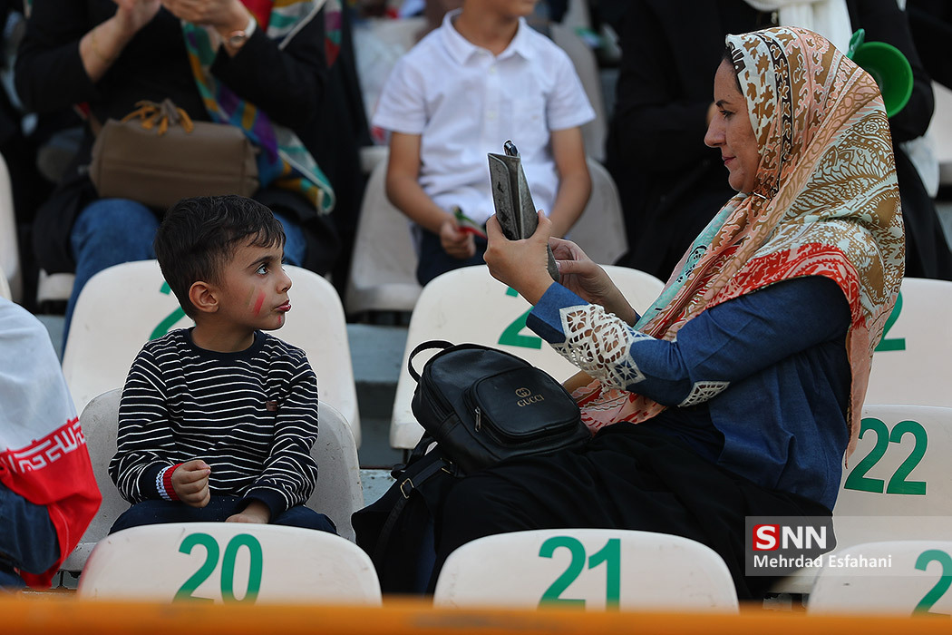 تأمین امنیت بانوان در مقابل خشونت، گرفتار در پیچ و خمهای قانونی / لایحهای که «زن» را «بانو» کرده چیست؟ تأمین امنیت بانوان در مقابل خشونت، گرفتار در پیچ و خمهای قانونی / لایحهای که «زن» را «بانو» کرده چیست؟