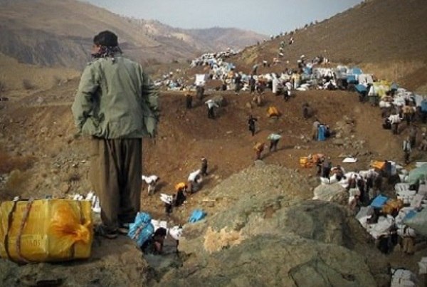 //به داد کولبران برسید / بسته شدن بازارچههای مرزی، عامل افزایش تعداد کولبران! //به داد کولبران برسید / بسته شدن بازارچههای مرزی، عامل افزایش تعداد کولبران!