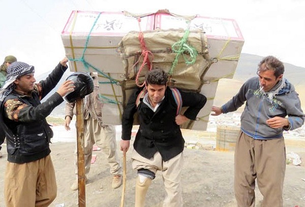 //به داد کولبران برسید / بسته شدن بازارچههای مرزی، عامل افزایش تعداد کولبران! //به داد کولبران برسید / بسته شدن بازارچههای مرزی، عامل افزایش تعداد کولبران!