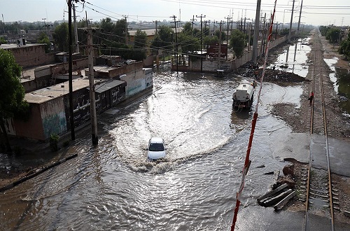 وقتی خوزستان ونیز میشود / فاصله وعده تا عمل مسئولان برای حل مشکلات شبکه فاضلاب!