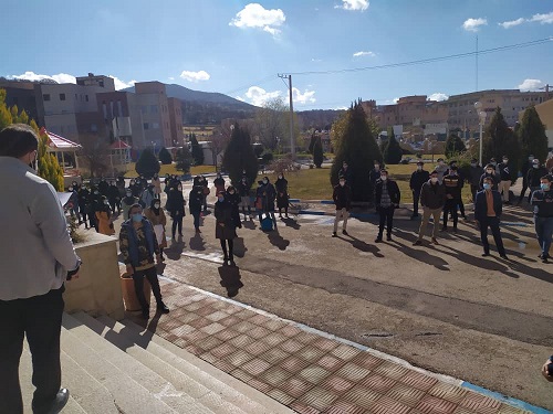 جمعی از دانشجویان علوم پزشکی دانشگاه یاسوج در اعتراض به مشکلات آموزشی تجمع کردند