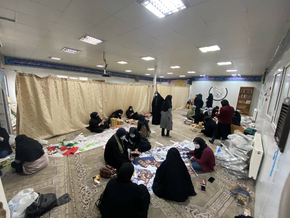 ۱۰۰۰ بسته ارزاق شب یلدایی در بین نیازمندان قمی توزیع شد + عکس