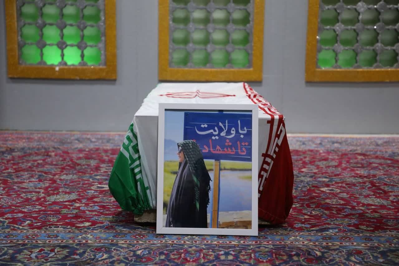 برگزاری مراسم تشییع باشکوه دانشجوی شهیده «فائزه رحیمی» در مصلای تهران +فیلم و عکس
