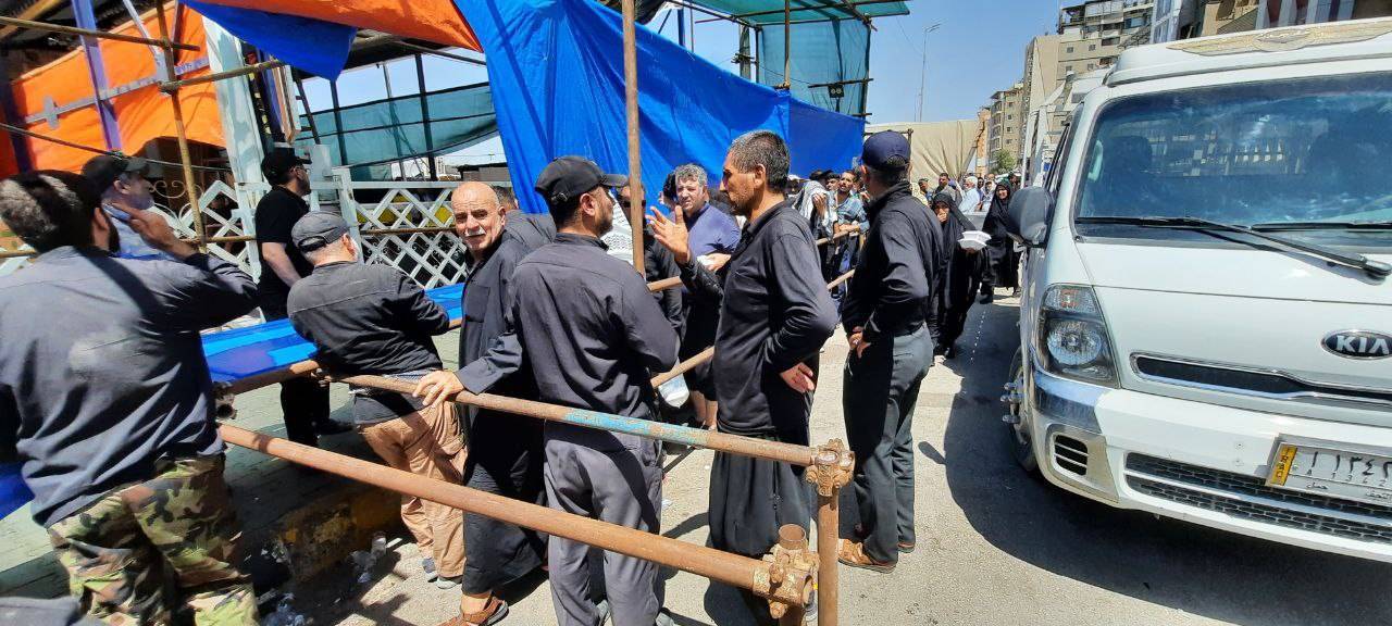 خدمت رسانی خادمین موکب استانداری تهران به زائرین اربعین در نجف