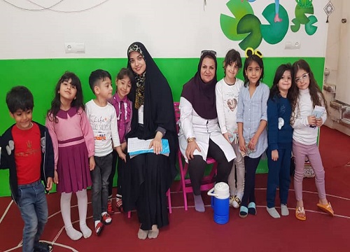 //نوبت اول طرح تکمیلی خانه به خانه فلج اطفال به همت دانشجویان جهادگر در شهرستان بندرعباس در حال اجرا است