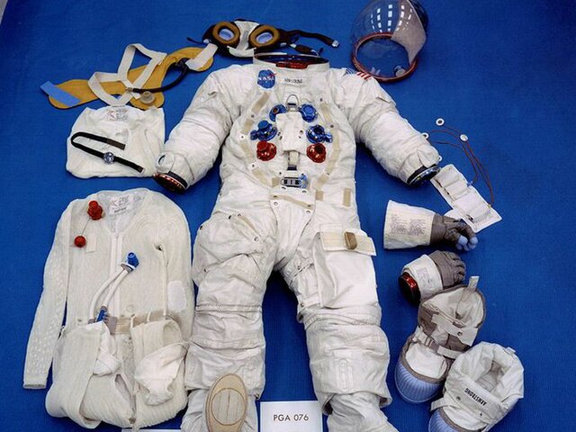 لباس فضانوردی نیل آرمسترانگ در ماموریت آپولو ۱۱ رونمایی شد