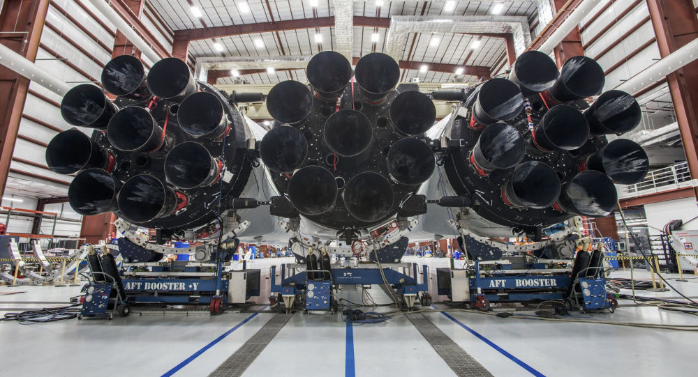موتور موشک برای سفر به ماه در نمایشگاه ماکس ۲۰۱۹ نمایش داده می‌شود