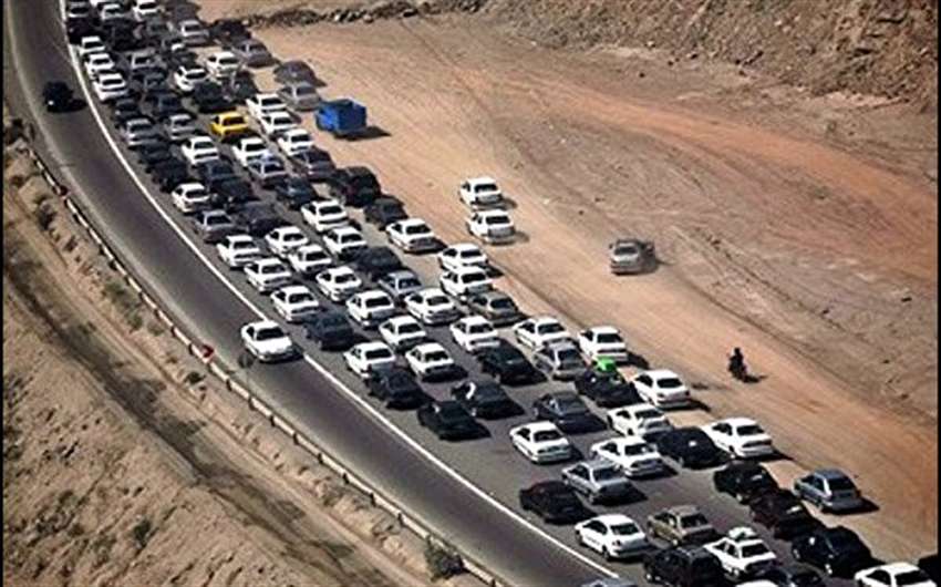 ترافیک سنگین و تردد پرحجم زائران اربعین در مسیر‌های منتهی به عراق