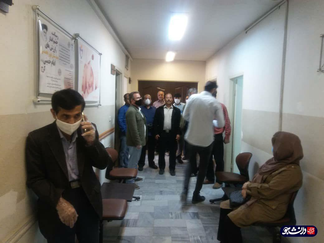آماده//// تجمع کارکنان بیمارستان امام خمینی (ره) کرج در اعتراض به عدم پرداخت حقوق / بازنشسته‌هایی که بیمه حقوقشان را نمی‌دهد