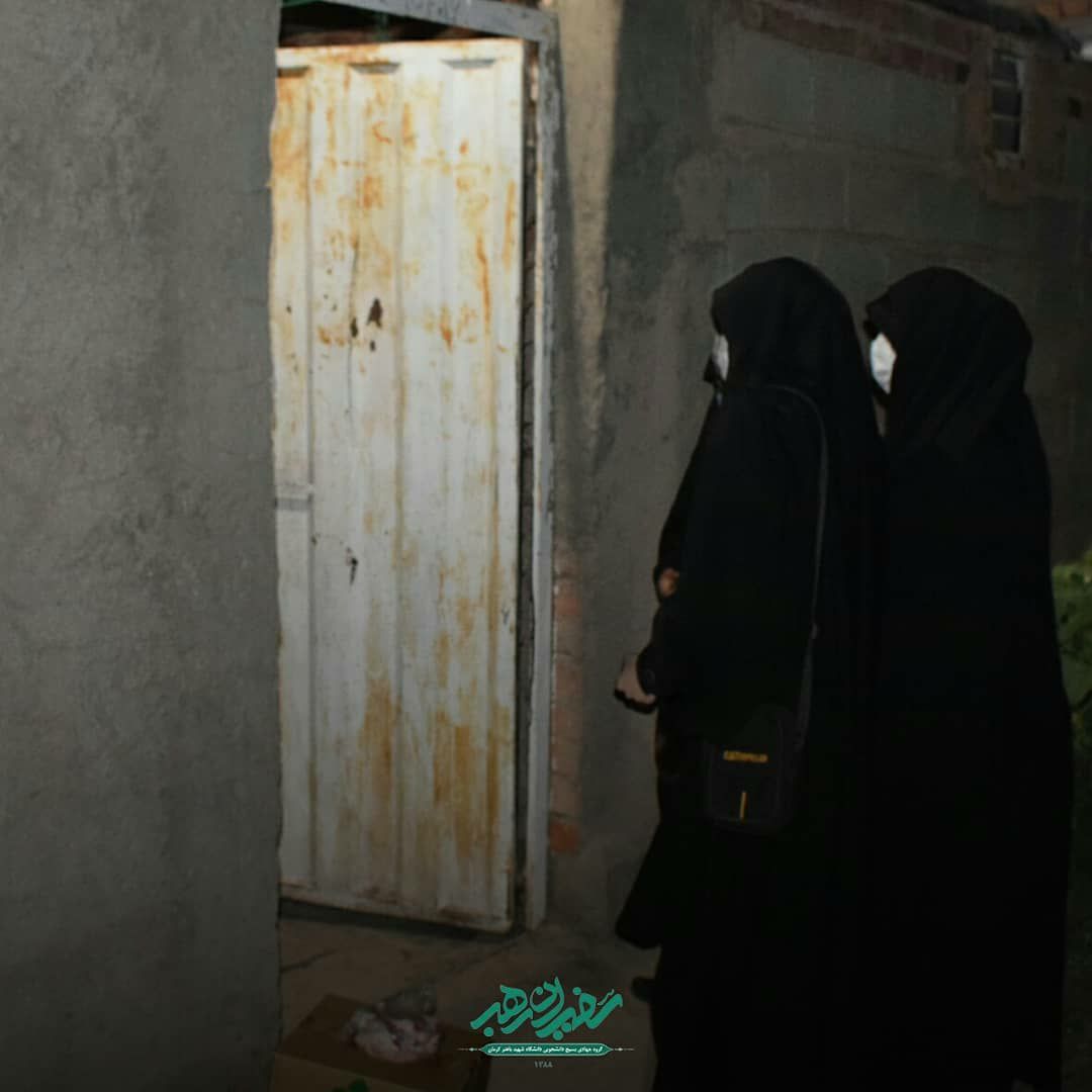 ۴۵ بسته مواد غذایی از سوی جهادگران دانشگاه شهید باهنر در بین نیازمندان کرمانی توزیع شد