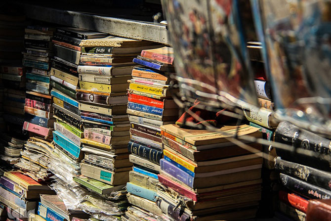 کتاب‌ها در سرزمین عجایب نشر / سود بازار کتاب در دستان مراکز توزیع کتاب است؟