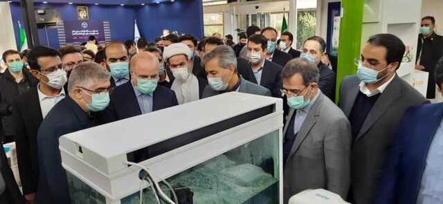 اماده///بازدید رئیس مجلس از غرفه دستاوردهای جهاددانشگاهی بوشهر
