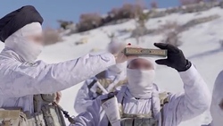 فیلم تمرینات یگان «رضوان» حزب‌الله لبنان در کوهستان برفی