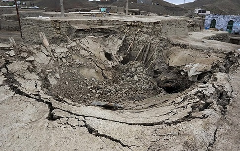 وضعیت شهرستان نقده بعد از زلزله ۵ ریشتری/ ریزش بخشی از تپه تاریخی جلدیان پیرانشهر و خسارت جزئی به منازل مسکونی