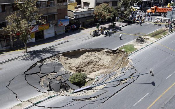 زنگ خطر فرونشست زمین در تهران با برداشت آب‌های زیرزمینی