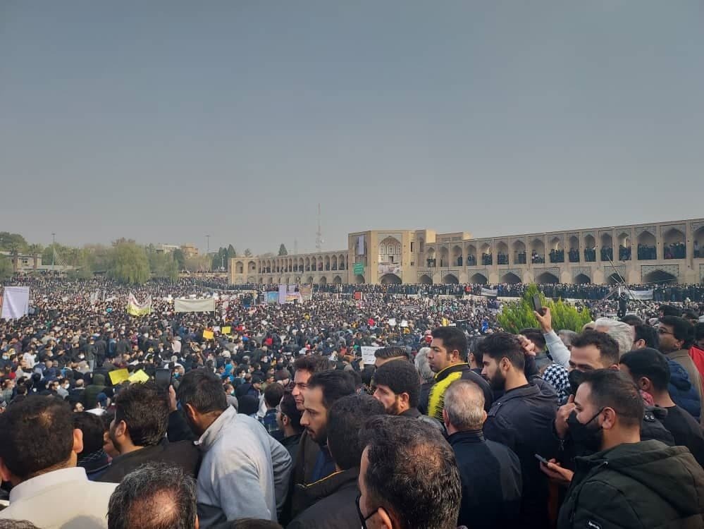 فراز و فرود یک اعتراض مدنی / کنشگران تجمع اخیر اصفهان چه کسانی هستند؟