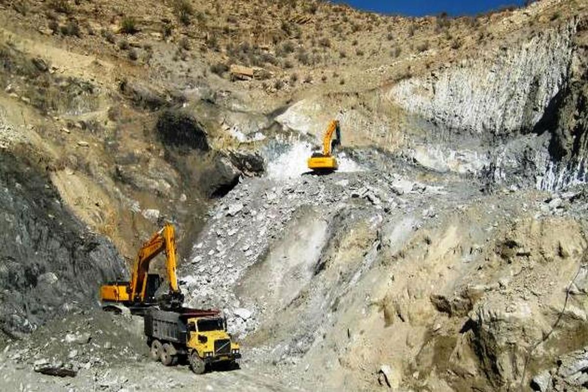 تیتر فردا/// تصمیم گیری درباره معدن سنگ آهن کامو پشت در‌های بسته / سازمان حفاظت از محیط زیست اصفهان اجازه مصاحبه ندارد؟