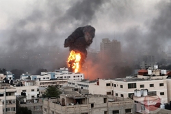تصاویری از وضعیت شهر غزه هم‌زمان با حملات هوایی رژیم صهیونیستی