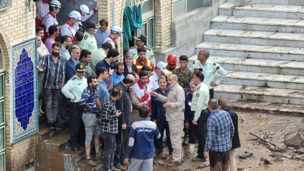 حضور مسئولان کشوری در امامزاده داود و تشکیل ستاد بحران/کشته شدن 2 نفر