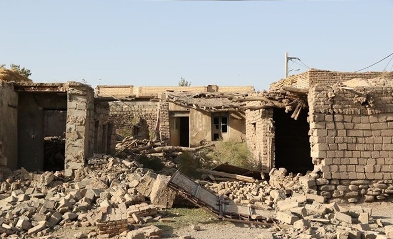 تلاش راهدران برای آوار برداری روستا‌های زلزله زده خوی/ عدم مقاوم سازی خانه‌های روستاییان