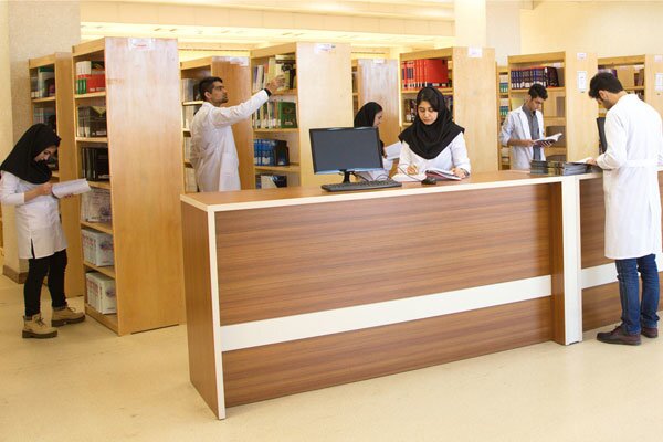 نودانشجویان علوم پزشکی وام ازدواج و تسهیلات تولد فرزند میگیرند