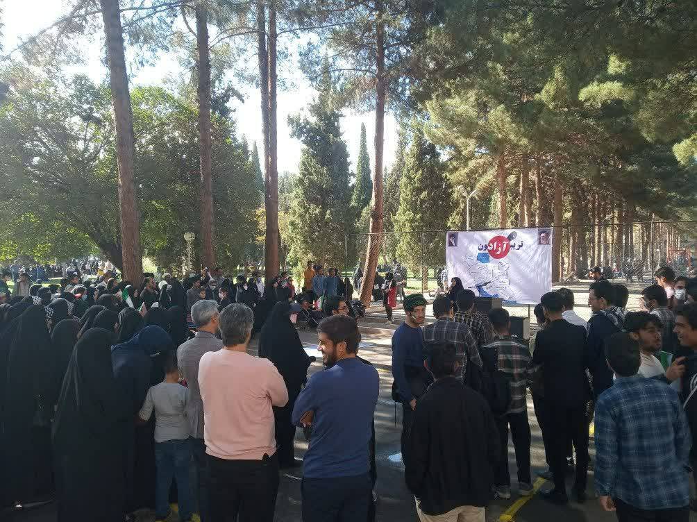 تریبون آزاد مردمی در بیرجند برگزار شد