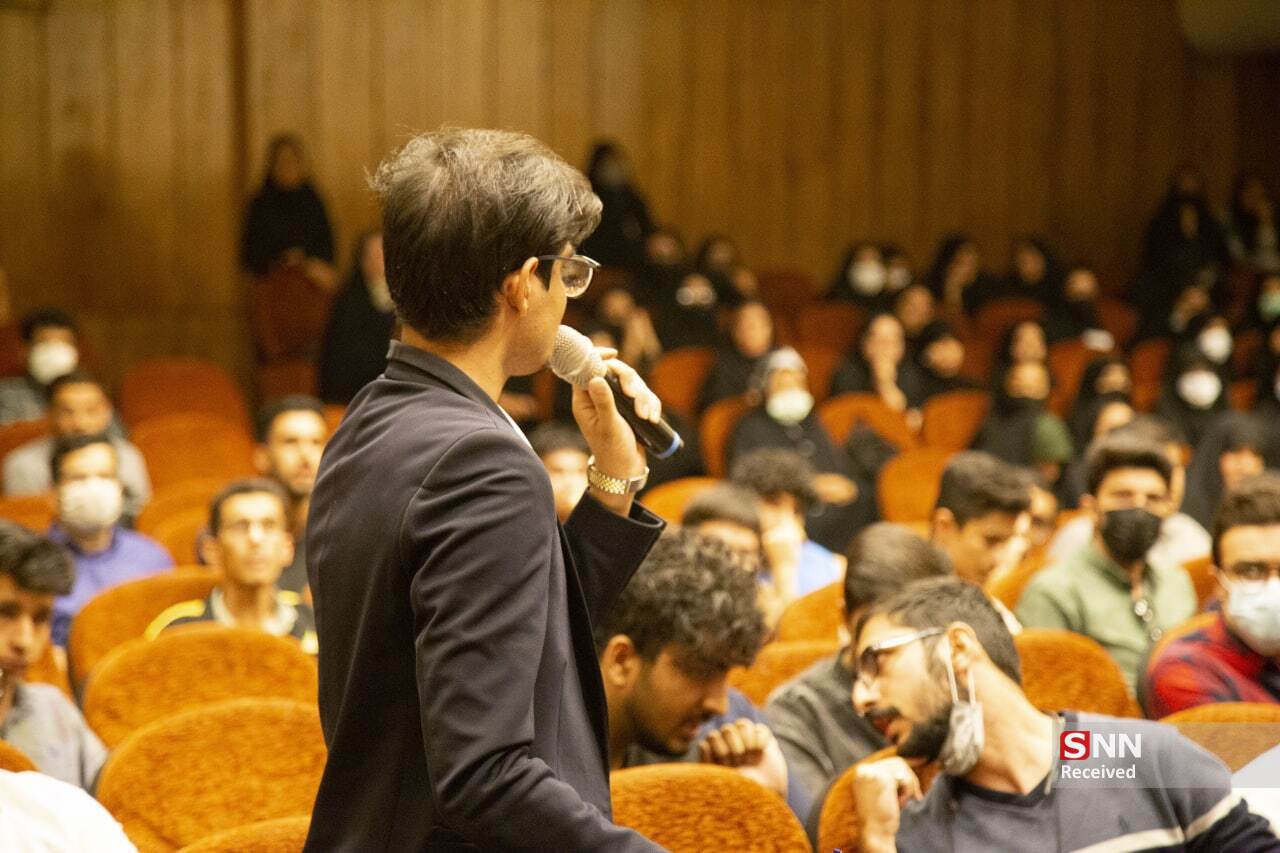 برگزاری کرسی آزاداندیشی در دانشگاه شهید باهنر کرمان / دانشجویان و اساتید از اتفاقات اخیر کشور و دانشگاه گفتند