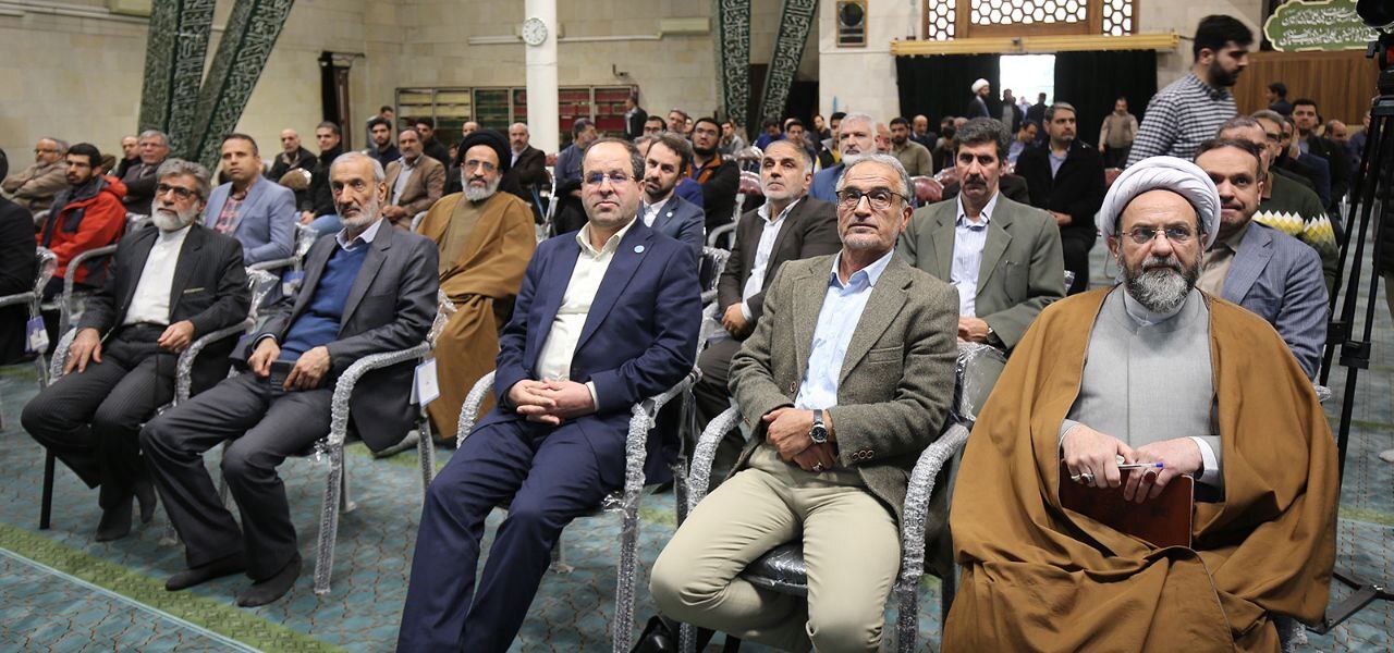 ویژه‌برنامه «عَلَم در امتداد قلم» در مسجد دانشگاه تهران برگزار شد