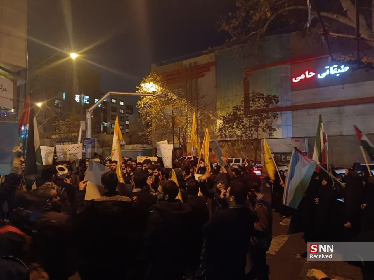 تجمع مردم و دانشجویان در محکومیت اقدام تروریستی کرمان +عکس