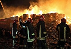 آتش‌سوزی ۲ انبار شرکت فولاد خوزستان مهار شد