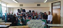 توزیع بسته لوازم التحریر در مدارس مناطق محروم به همت دانشجویان کرمانشاهی