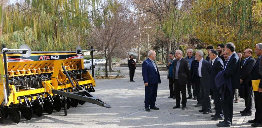نخستین دستگاه کارنده دیسکی کشت مستقیم بومی‌سازی شده در دانشگاه تهران رونمایی شد