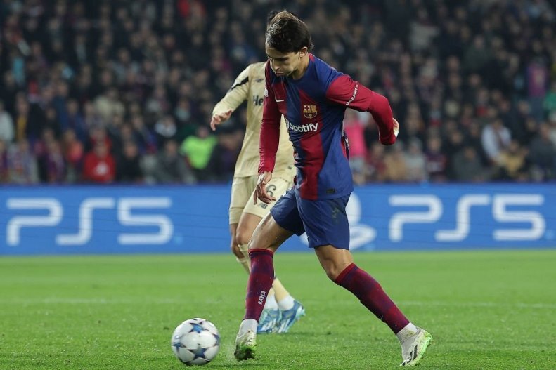فیلم خلاصه بازی بارسلونا ۲ - پورتو ۱ / حضور بارسا در مرحله حذفی این بار با ژاوی +فیلم