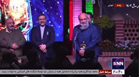مسعود نجابتی هدیه چهره برتر انقلاب اسلامی را به مردم مظلوم فلسطین تقدیم کرد